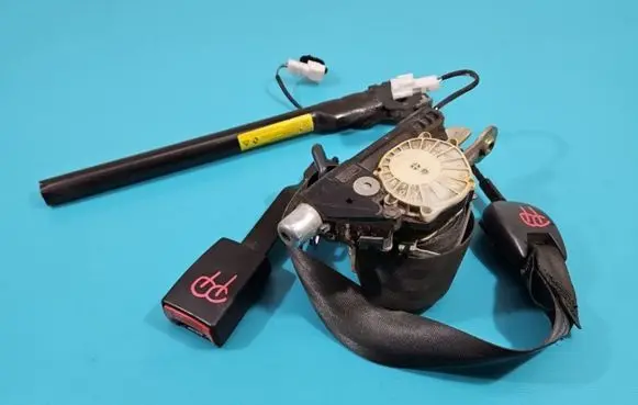 Renault Clio III Front seatbelt 34006759 IMPRK1393610