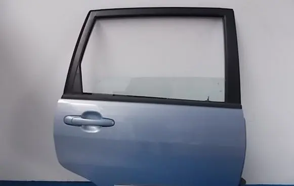 Suzuki Liana Rear door