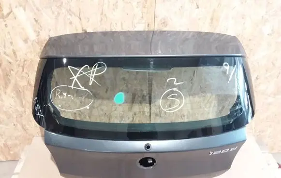BMW 1 E81 E87 Tailgate/trunk/boot lid 43R001583 E000201