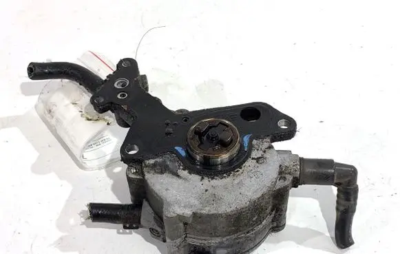 Volkswagen Touran I Vacuum pump 038145209