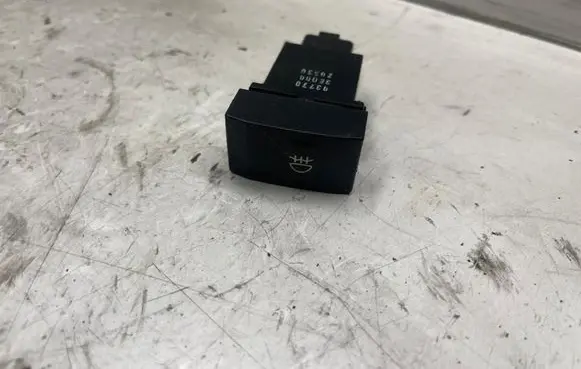 Fog light switch