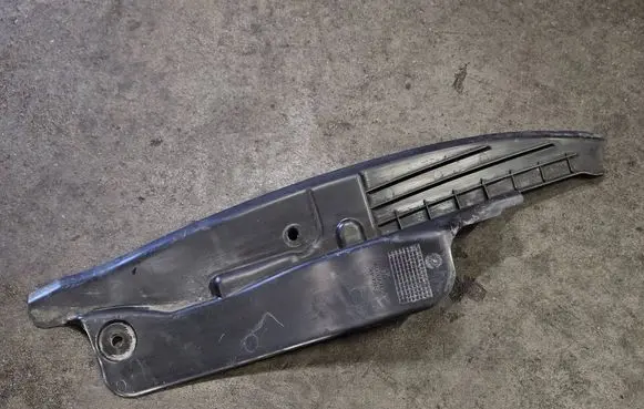 Volkswagen Golf VI Fender end trim 1K5821112A