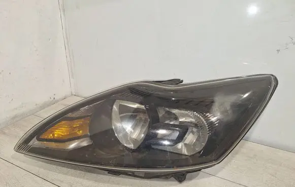 Ford Focus Headlight/headlamp 8M5113W029CF 11802 0077800