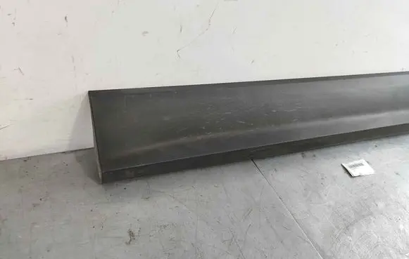 Audi Q2 - Front door trim (molding) 81a8539594w3