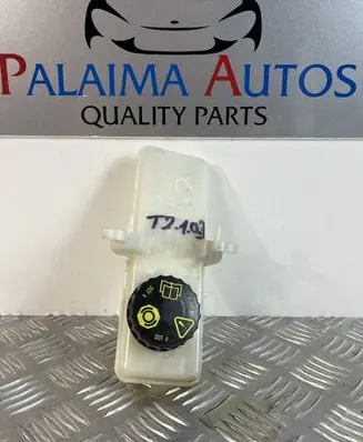 Brake fluid reservoir