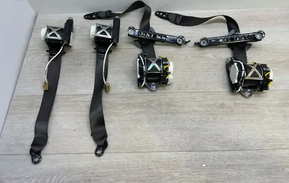 Porsche Panamera (970) Set of seat belts 97080303301 97080303301OR1 97080303401