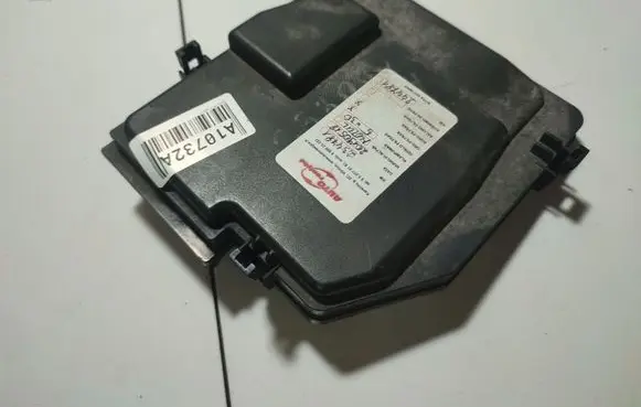 Honda CR-V Fuse box cover SWYE01