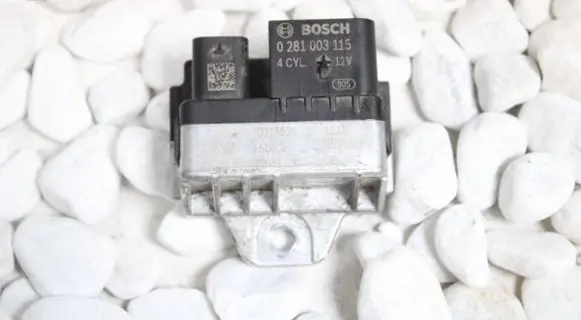 BMW 2 F45 Glow plug pre-heat relay 8514120 8473750