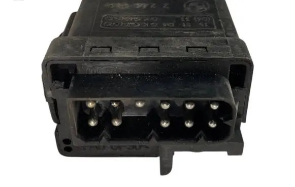 BMW 5 E39 Glow plug pre-heat relay 2246919