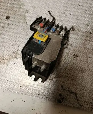 Peugeot Partner Fuse module 08E7ZZ0996 XZ9999 01700081