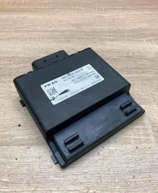 Audi A4 S4 B8 8K Voltage converter/converter module 8K0959663B 8K0959663