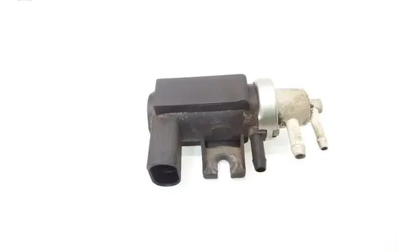 Audi A4 S4 B6 8E 8H Turbo solenoid valve 1J0906627B