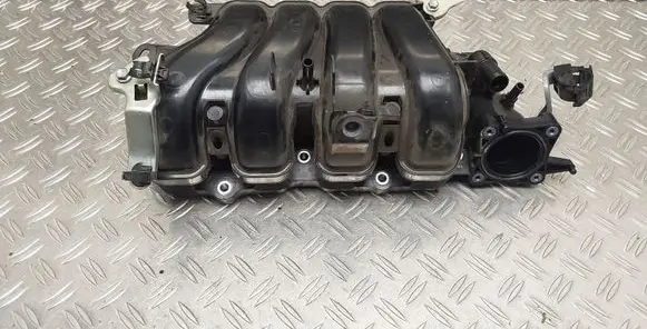 Toyota Yaris Intake manifold