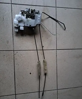 Subaru Legacy Front door lock