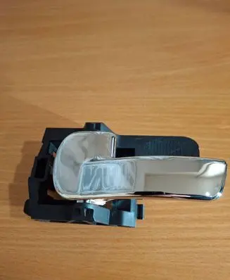 Nissan Qashqai Front door interior handle 80671