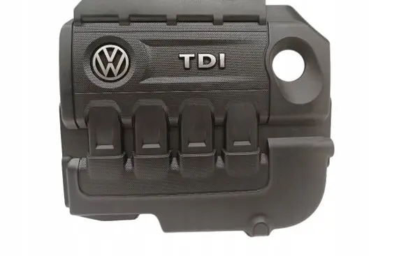 Volkswagen PASSAT B8 Engine cover (trim) 04L103925Q