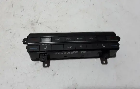 Volkswagen Touareg III Air conditioner control unit module 760907426A
