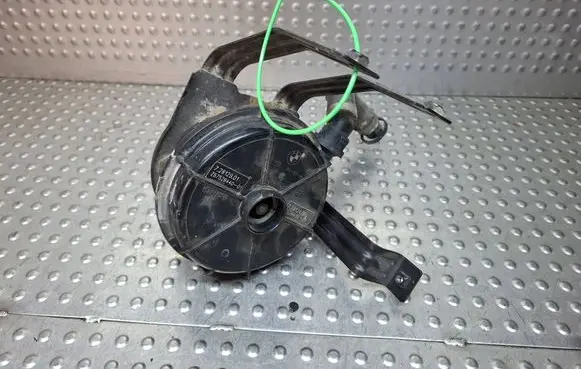 BMW 7 E65 E66 Secondary air pump S26372161 7508267