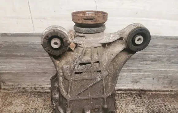 Jaguar XE Rear differential GX734A13FB