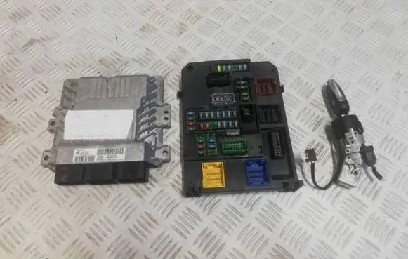 Citroen DS4 Engine control unit/module 9666681180 9678628780