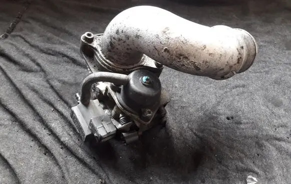 Opel Astra H Engine shut-off valve 55556011