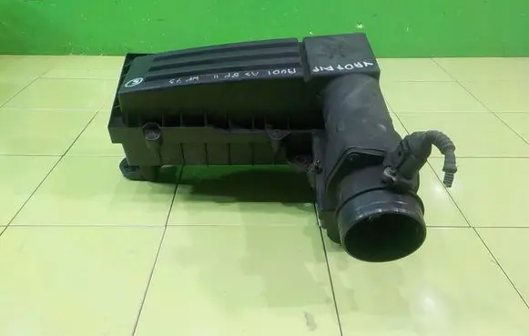 Audi A3 S3 8P Air filter box 4615185954