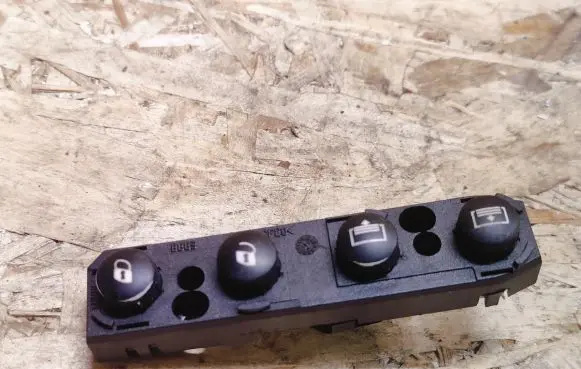 Maserati Quattroporte Central locking switch button 217510510