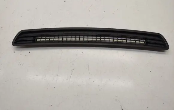 Nissan Qashqai Dashboard air vent grill cover trim 68745JD000