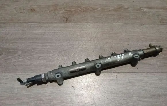 Volvo V70 Fuel main line pipe 0445215010 8658252