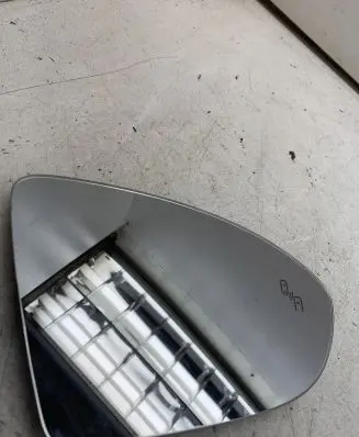 Volkswagen Golf Sportsvan Wing mirror glass 212834426
