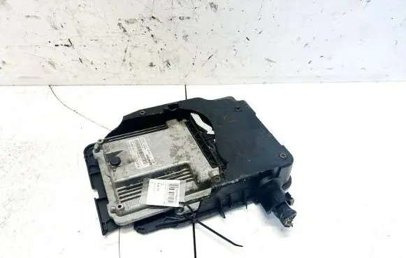 Ford Focus Engine control unit/module 0261S15000