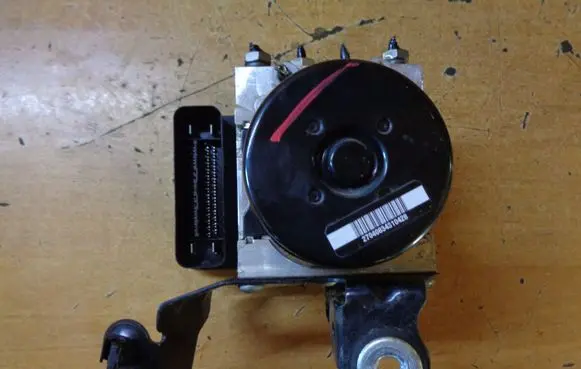 Volvo V60 ABS Pump 31329137
