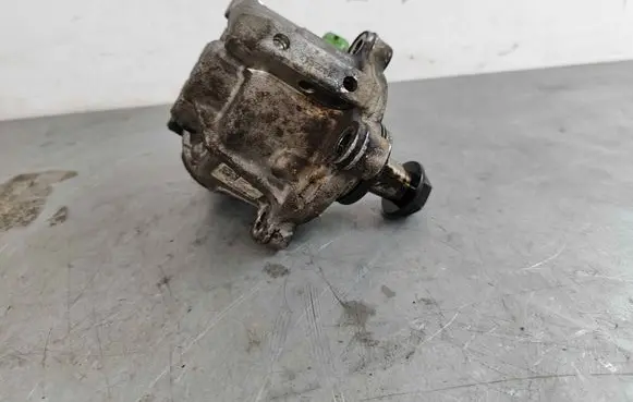 Jaguar XE Fuel injection high pressure pump AJ813367