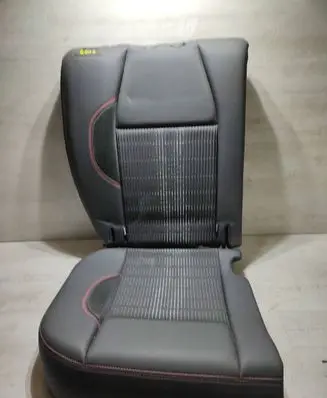 Peugeot 2008 I Second row seats 