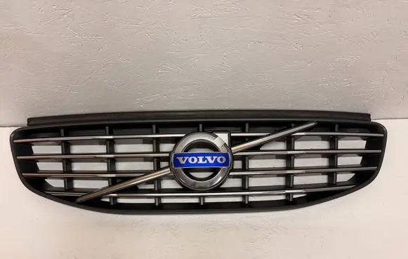 Volvo XC60 Front bumper upper radiator grill 31333832 31386518