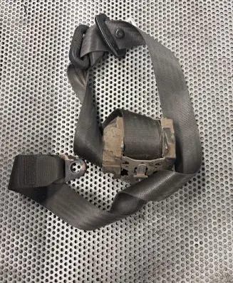 Iveco Daily 35 - 40.10 Front seatbelt 30001942A