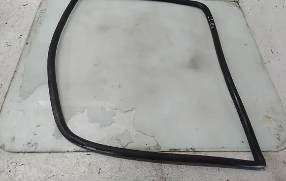 Volkswagen I LT Rubber seal front coupe door window