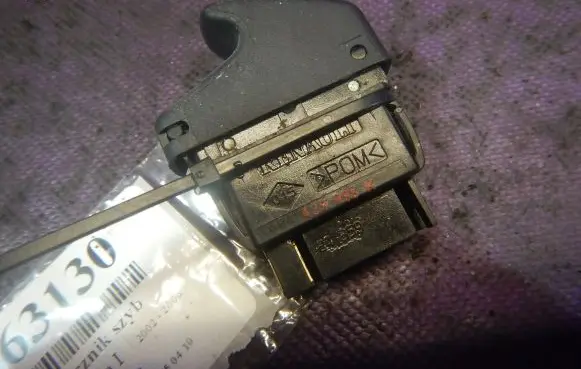 Renault Thalia I Quarter vent window switch 429998K