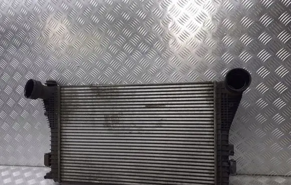 Volkswagen PASSAT B6 Intercooler radiator 1K0145803M