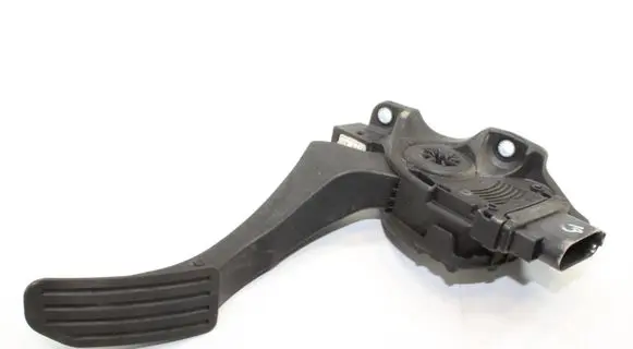 Volvo V70 Accelerator throttle pedal 31329060