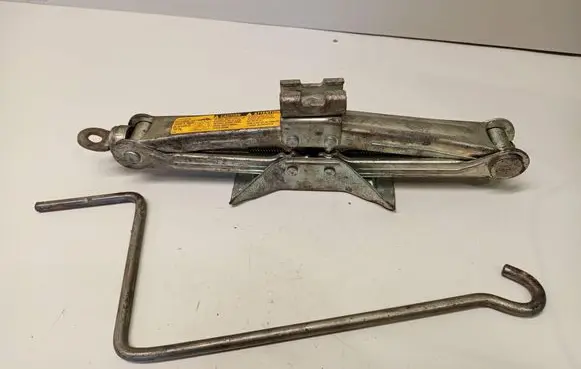 Toyota Corolla E120 E130 Lift Jack 0911102040