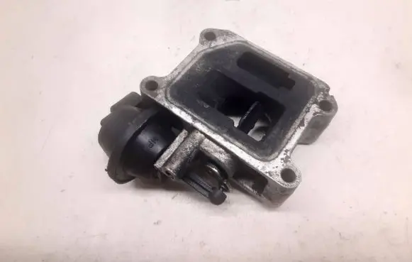 Volvo XC70 Throttle body valve 
