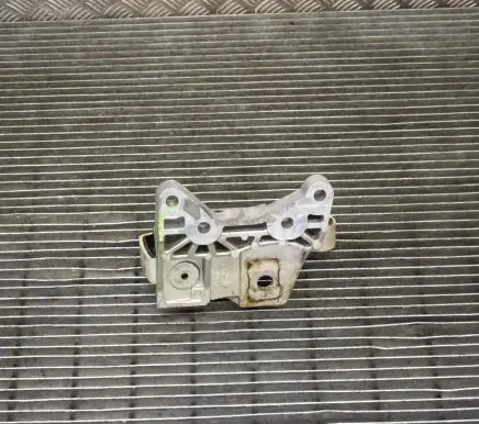 Land Rover Range Rover Evoque L538 Engine mount bracket