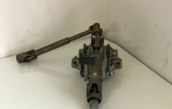 Volvo V50 Steering wheel axle P30714330