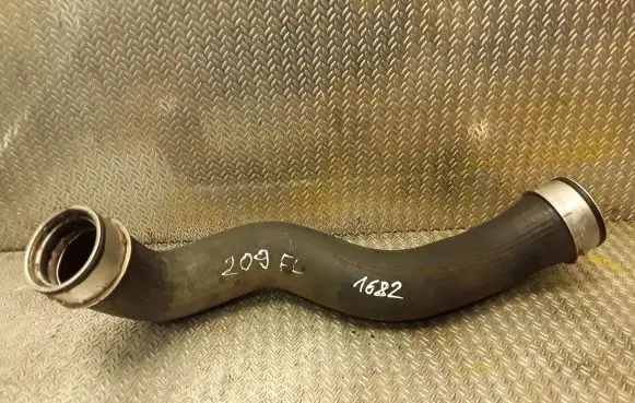 Mercedes-Benz CLK A209 C209 Intercooler hose/pipe 2095281182 A2095281182
