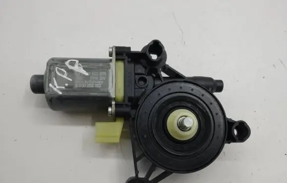 Audi A3 8Y Front door window regulator motor 0130822076 5Q0959802C