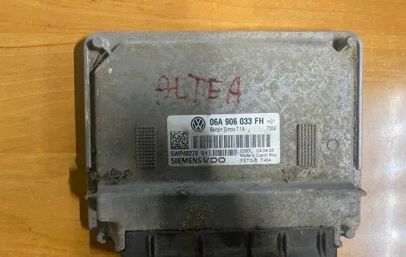 Seat Altea Engine control unit/module 06A906033FH 5WP4027801