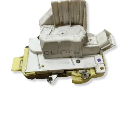 Ford Focus Front door lock XS41A21812CF