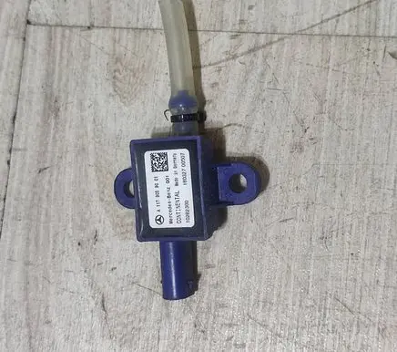 Mercedes-Benz CLA C117 X117 W117 Airbag deployment crash/impact sensor A1179059001 10282300 18032700507