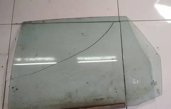 Volkswagen PASSAT B3 Rear door window glass AS2